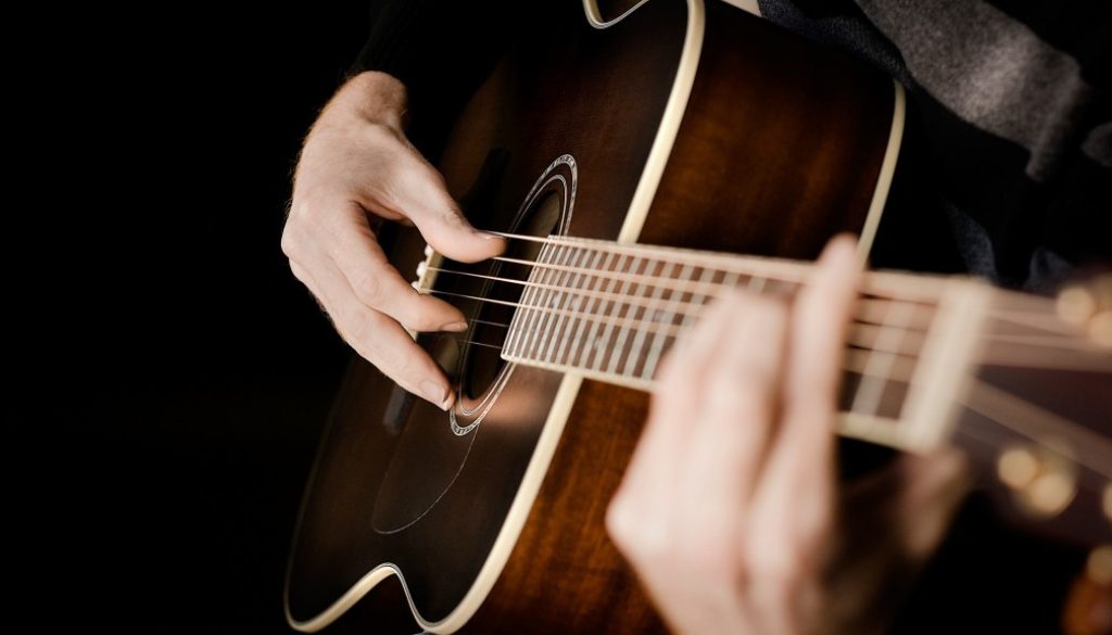 close_up_acoustic_guitars_guitars_fingerstyle_guitar_1920x1080