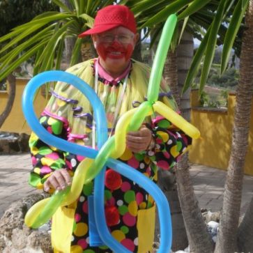 Pom Pom Clown Magician Profile