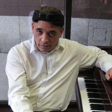 Victor_Christian_piano_fp